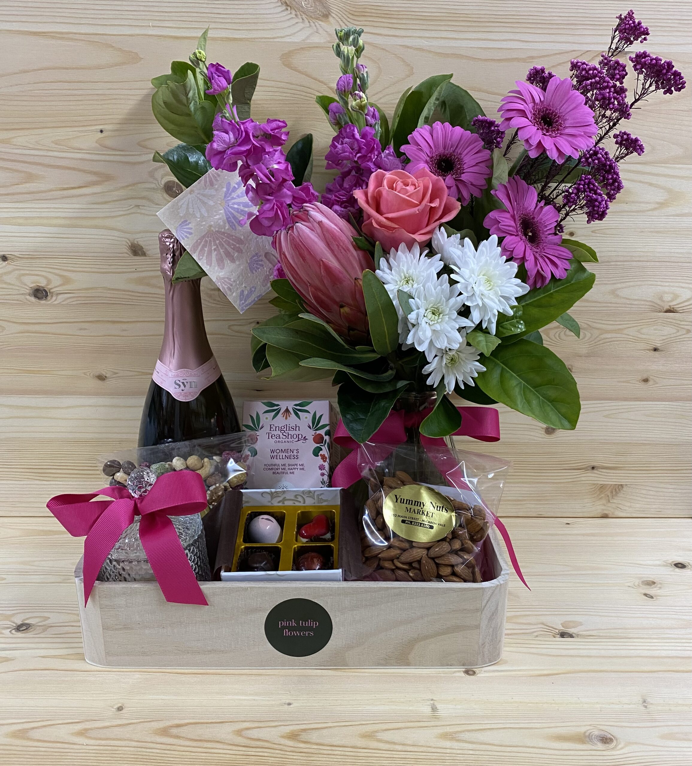 Heritage Signature Hamper - Flowers by Heritage (SA on Main)